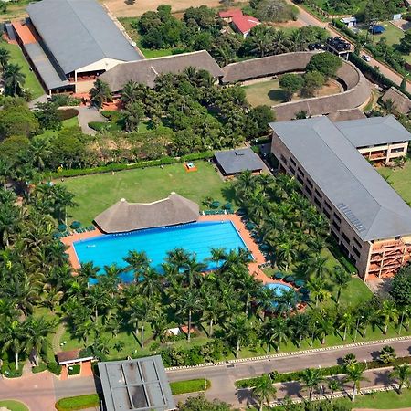 Speke Resort And Conference Center Кампала Екстериор снимка