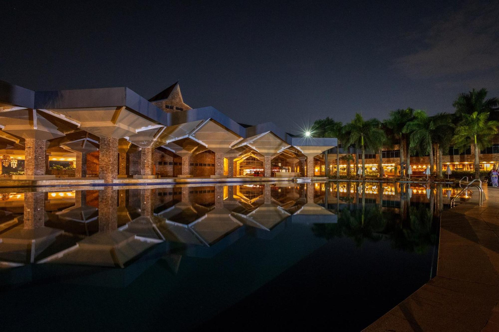 Speke Resort And Conference Center Кампала Екстериор снимка