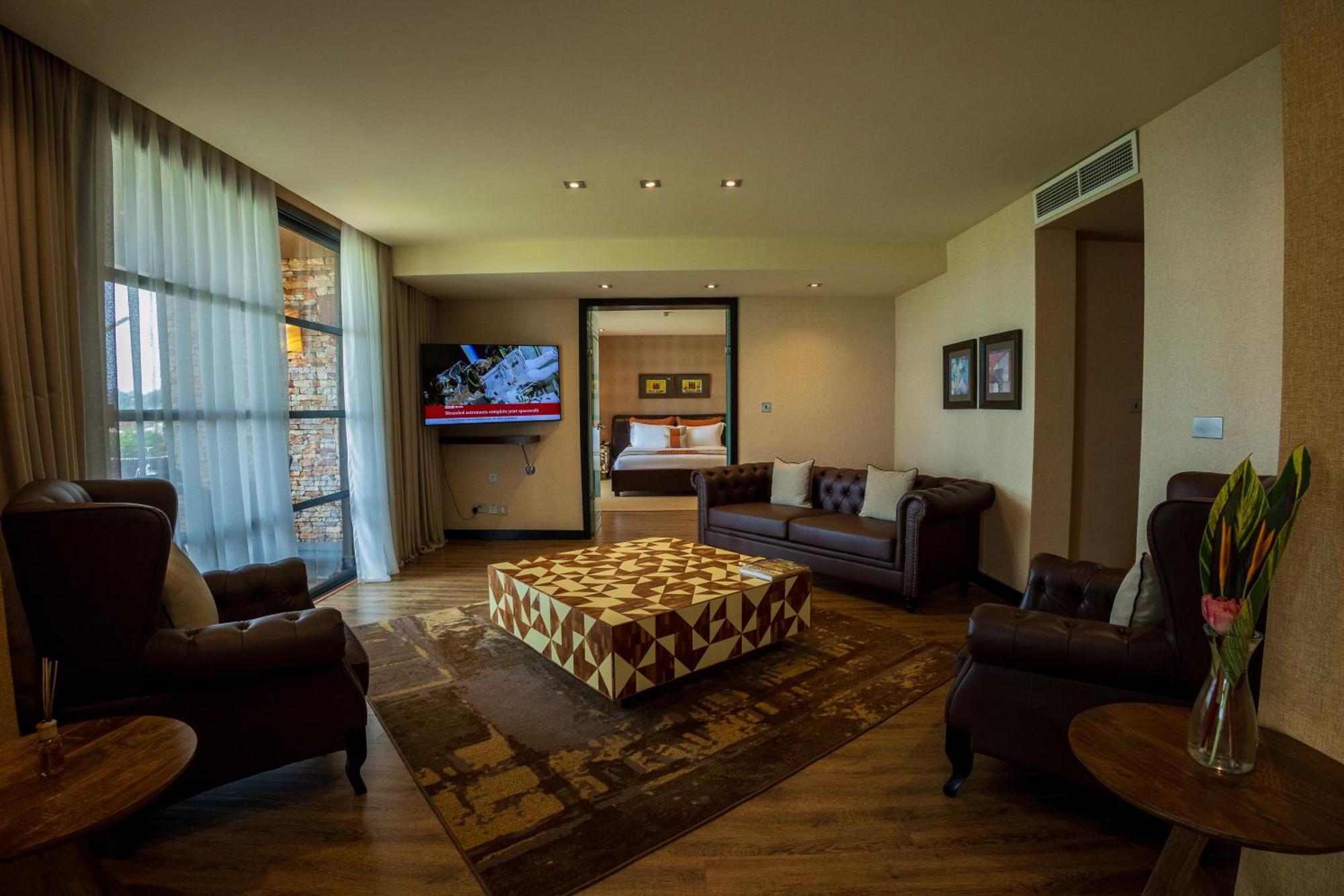 Speke Resort And Conference Center Кампала Екстериор снимка