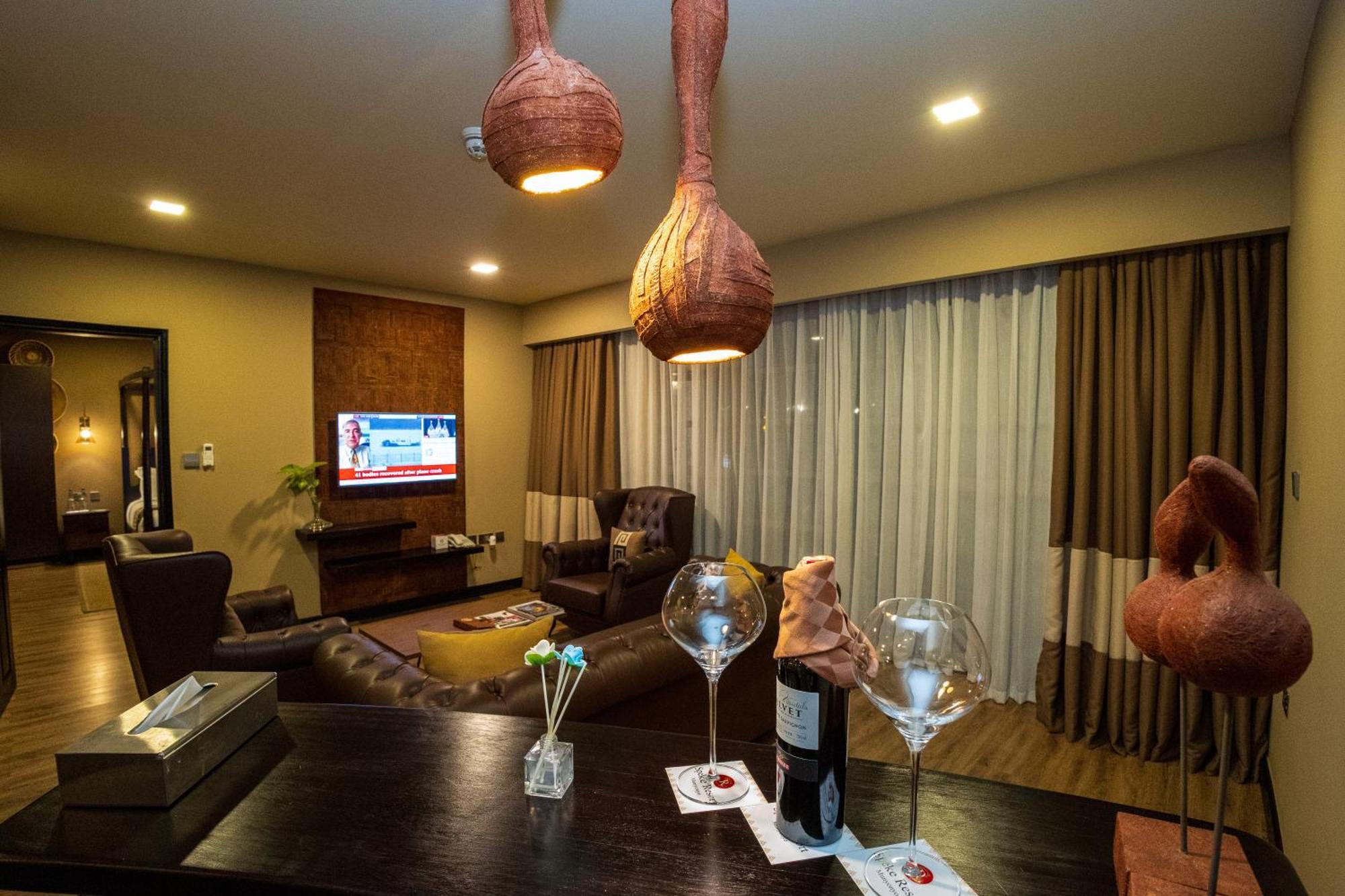 Speke Resort And Conference Center Кампала Екстериор снимка