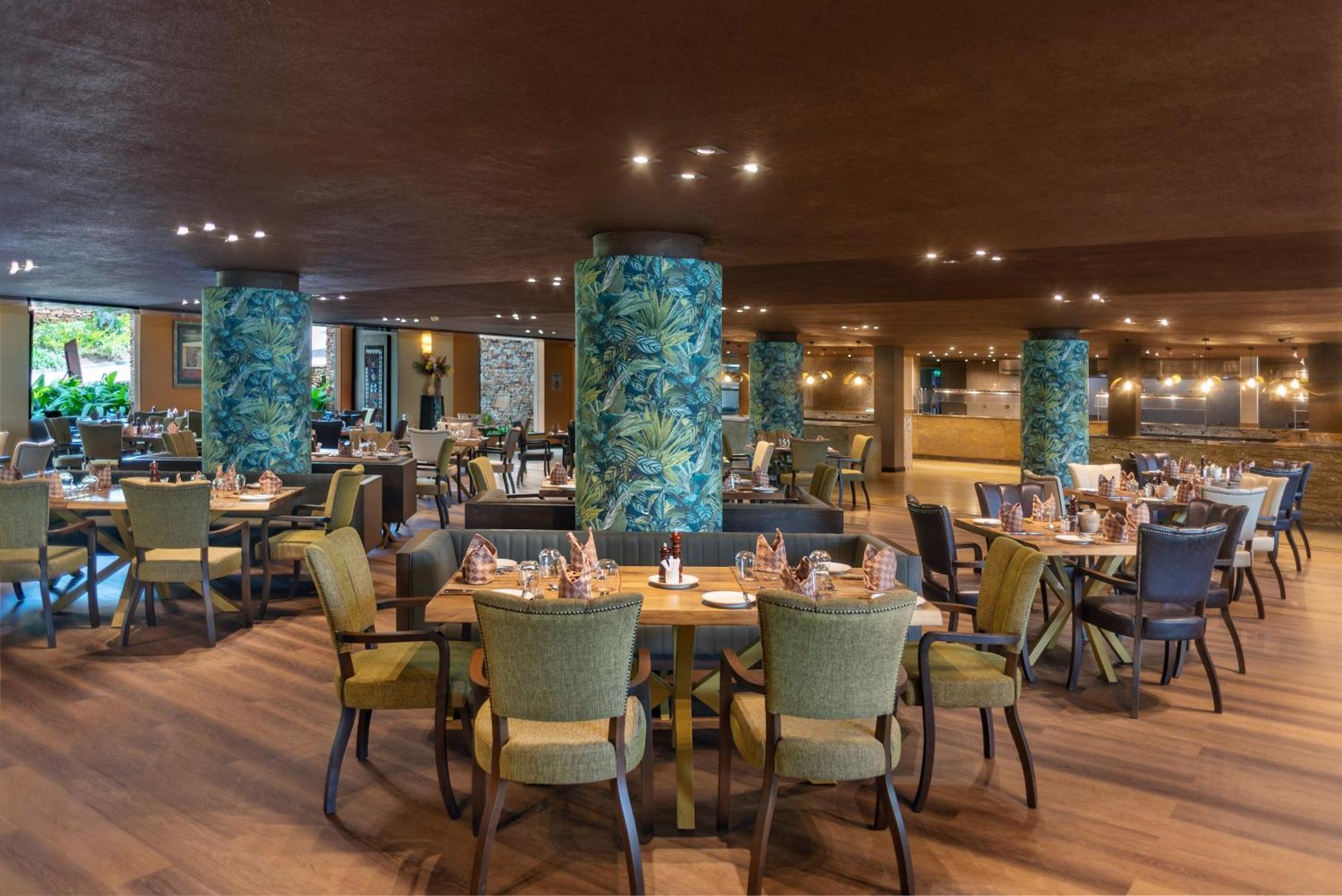 Speke Resort And Conference Center Кампала Екстериор снимка