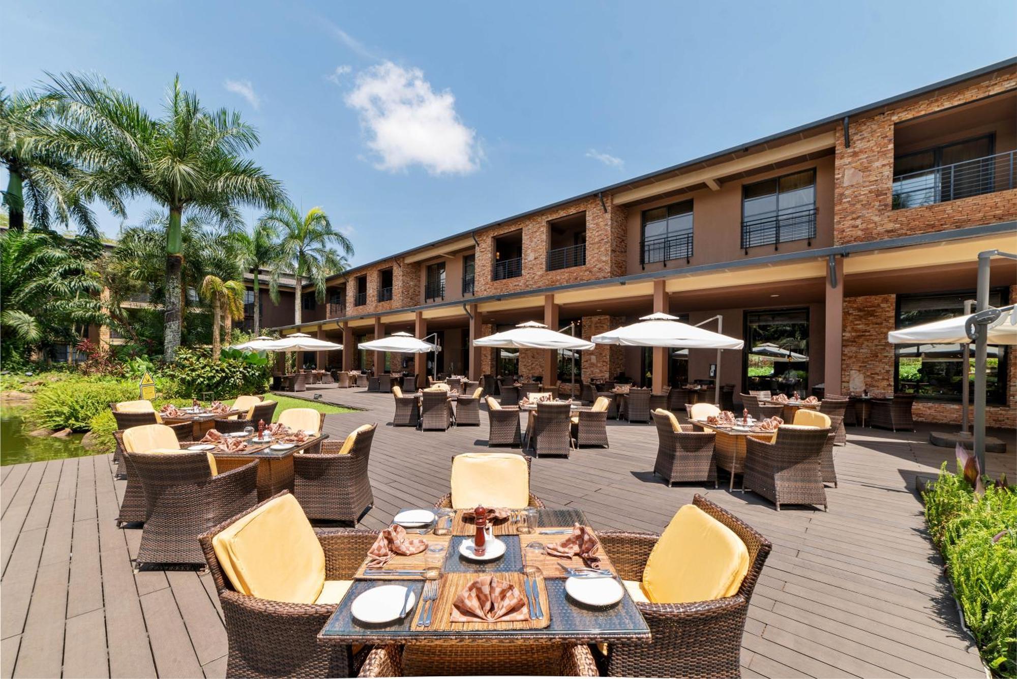 Speke Resort And Conference Center Кампала Екстериор снимка